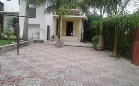 Jj & Je Family House